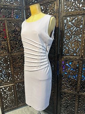 Ivanka Trump Size 14 Sleeveless Pleated Detail Sheath Dress in Light Lavender